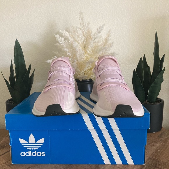 New Adidas - Picture 2 of 5